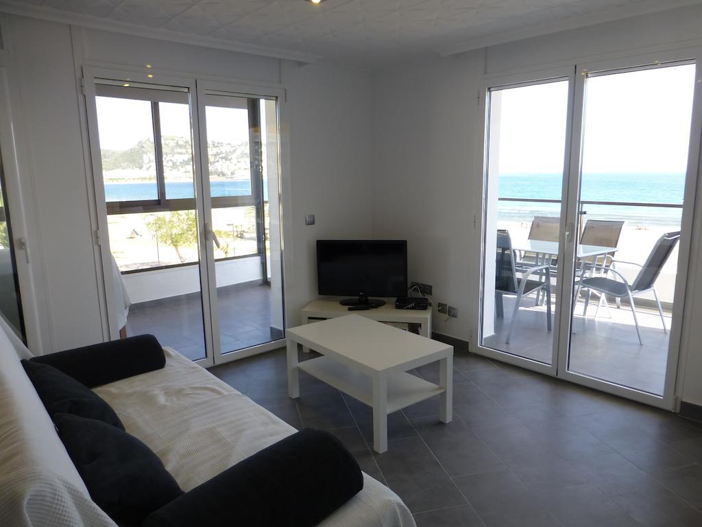 Inmosantos Oasis A5 Apartman Roses Szoba fotó